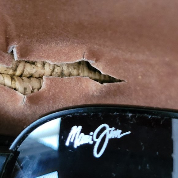 GENTLY USED, MAUI JIM SAND ISLAND SUN GLASSES!!! - Picture 3 of 4